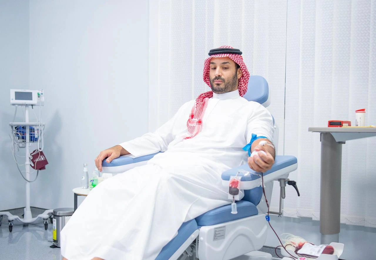 سمو سيدي ولي العهد يتبرع بالدم ويُطلق الحملة الوطنية السنوية للتبرع بالدم - صورة 1
