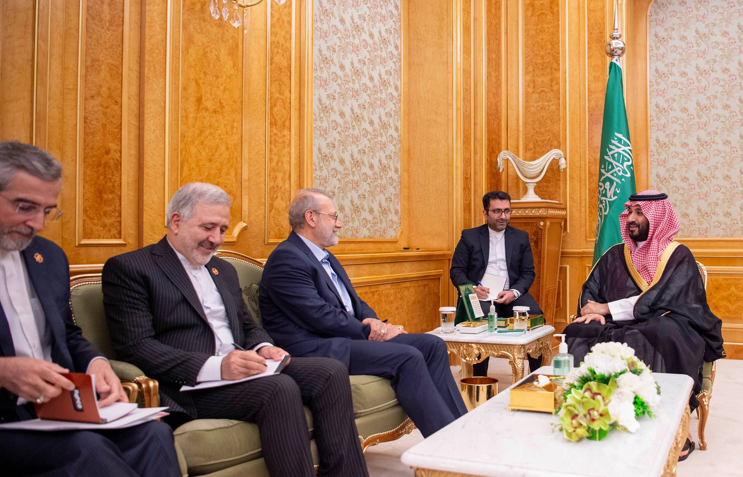 سمو سيدي ولي العهد يستقبل الأمين العام للمجلس الأعلى للأمن القومي الإيراني - صورة 1