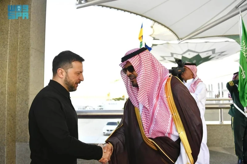 سمو سيدي ولي العهد يستقبل فخامة رئيس أوكرانيا وقد أجريت له مراسم استقبال رسمية - Photo 7