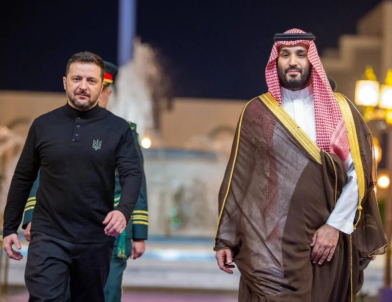 سمو سيدي ولي العهد يستقبل فخامة رئيس أوكرانيا وقد أجريت له مراسم استقبال رسمية - Photo 19