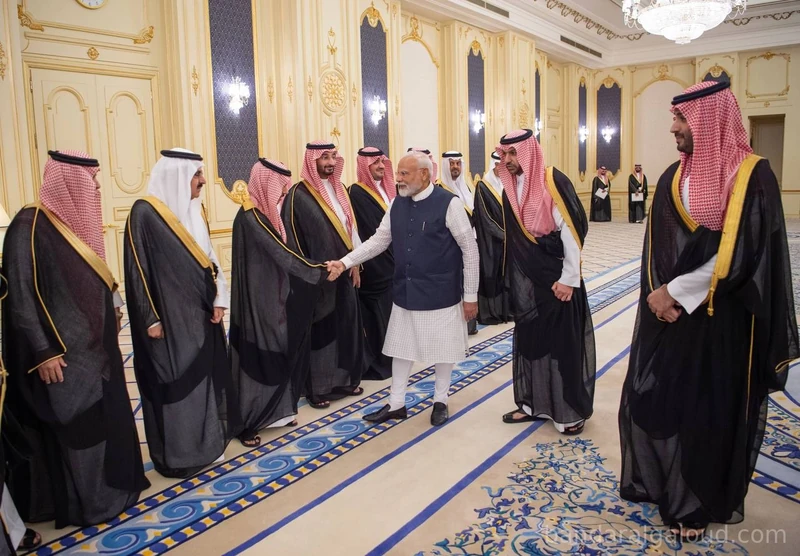 سمو سيدي ولي العهد يستقبل بقصر السلام بجدة دولة رئيس وزراء جمهورية الهند وقد أجريت له مراسم استقبال رسمية - Photo 21