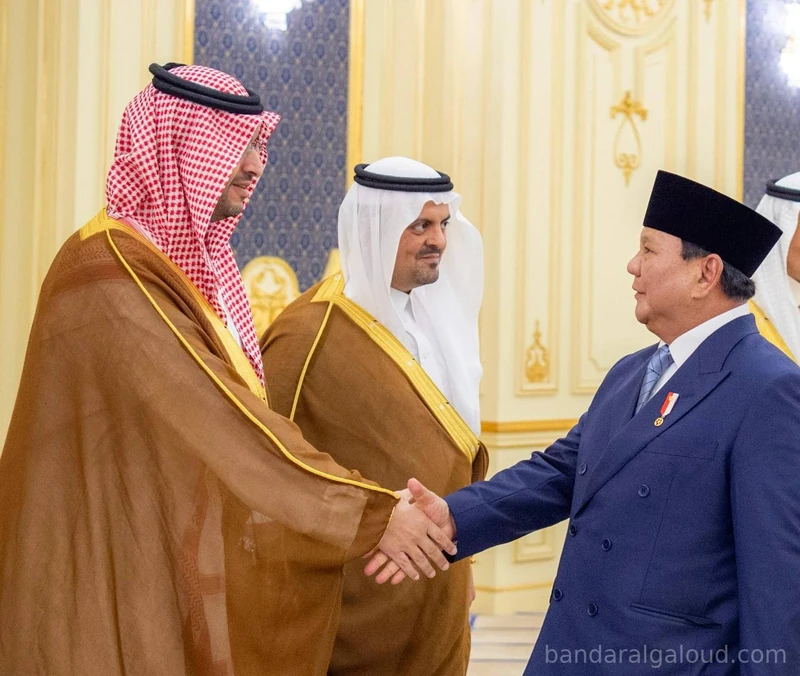 سمو سيدي ولي العهد يستقبل في قصر السلام بجدة، رئيس جمهورية إندونيسيا، ويقيم مراسم استقبال رسمية لفخامته - Photo 7