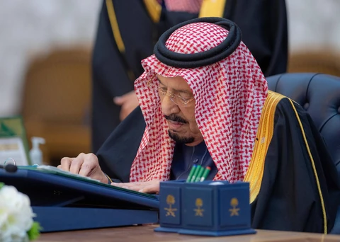 سيدي خادم الحرمين الشريفين يرأس جلسة مجلس الوزراء في الرياض