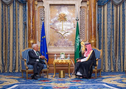 سمو سيدي ولي العهد يلتقي رئيس المجلس الأوروبي