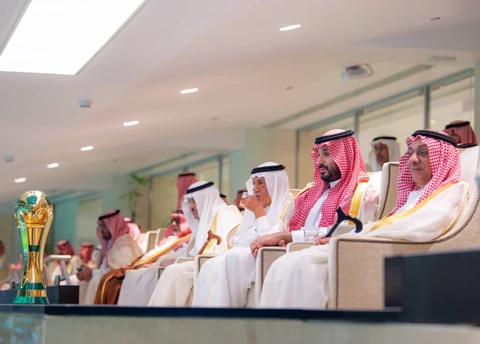 سمو سيدي ولي العهد يتوّج فريق الهلال بكأس خادم الحرمين الشريفين