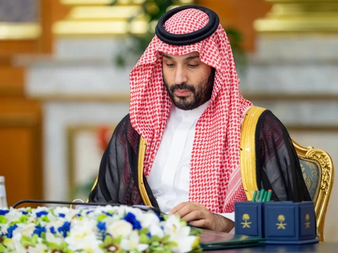 سمو سيدي ولي العهد يرأس جلسة مجلس الوزراء في جدة.
