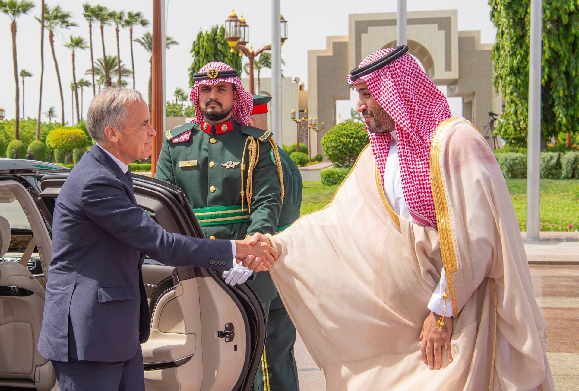سمو سيدي ولي العهد يستقبل في قصر السلام بجدة دولة رئيس وزراء كندا - Photo 1