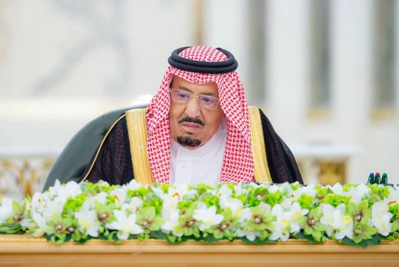 سيدي خادم الحرمين الشريفين يرأس جلسة مجلس الوزراء اليوم في جدة - Photo 2