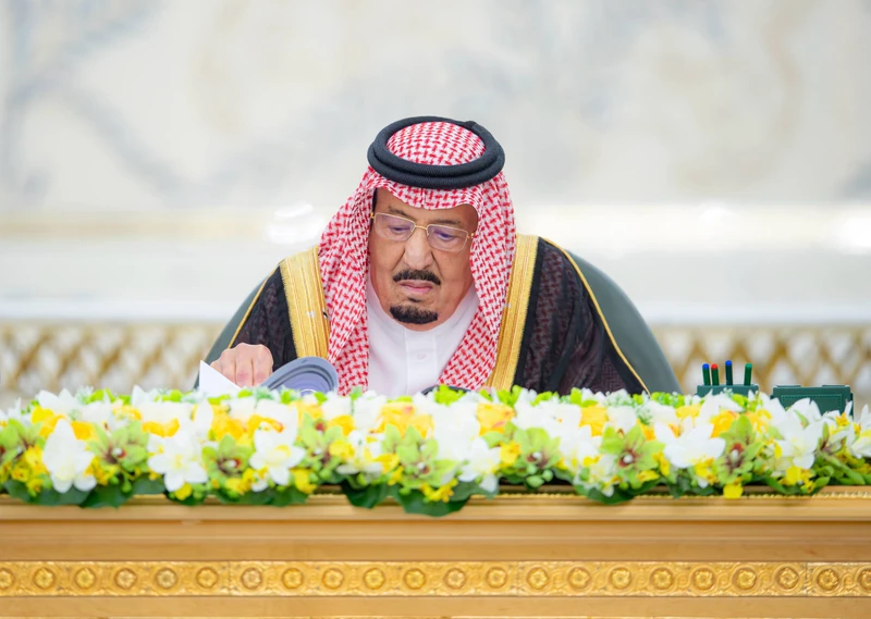 سيدي خادم الحرمين الشريفين يرأس جلسة مجلس الوزراء اليوم في جدة - Photo 3