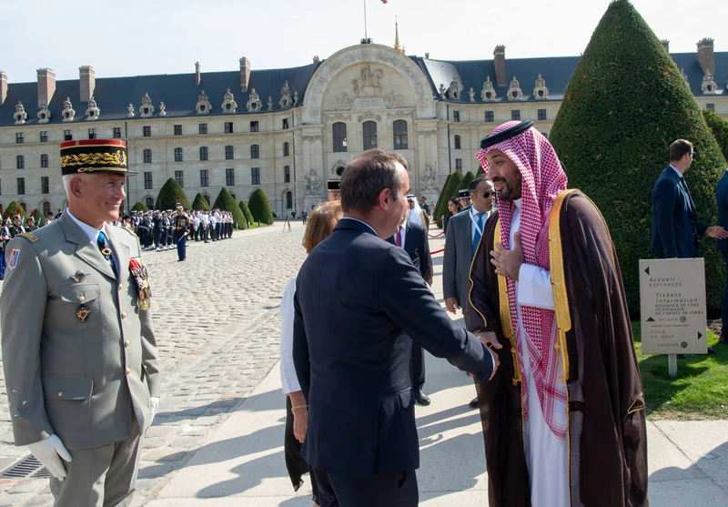 سمو سيدي ولي العهد يصل إلى قصر الإنفاليد في العاصمة باريس مستهلًا زيارة دولة إلى الجمهورية الفرنسية. - صورة 2