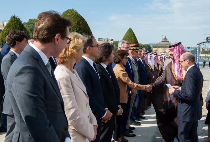 سمو سيدي ولي العهد يصل إلى قصر الإنفاليد في العاصمة باريس مستهلًا زيارة دولة إلى الجمهورية الفرنسية. - صورة 11