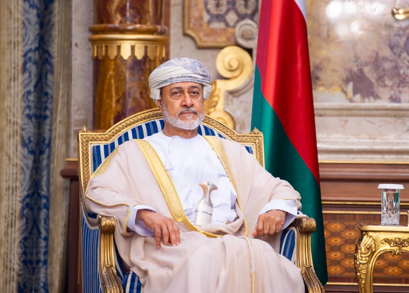 سمو سيدي ولي العهد يلتقي سلطان عُمان, ويستعرضان العلاقات الأخوية بين البلدين - Photo 5
