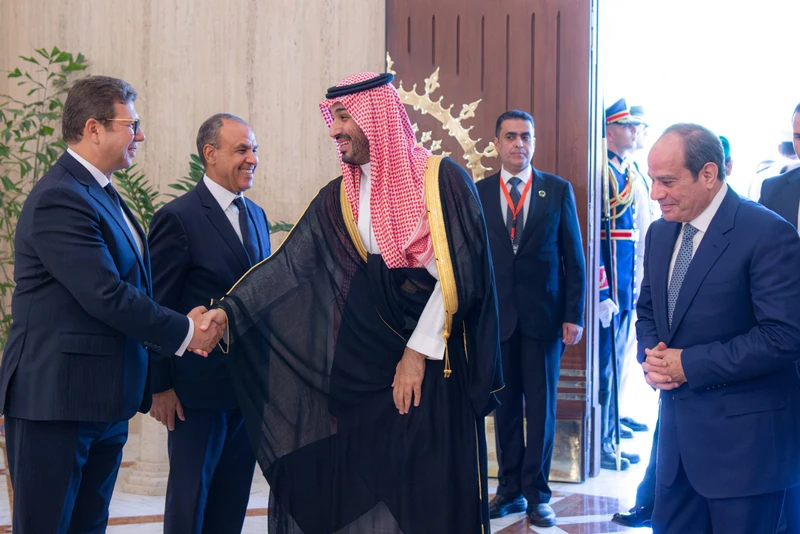 سمو سيدي ولي العهد يلتقي الرئيس المصري ويعقدان لقاءً ثنائياً وجلسة مباحثات موسعة. - Photo 2