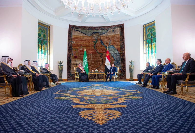 سمو سيدي ولي العهد يلتقي الرئيس المصري ويعقدان لقاءً ثنائياً وجلسة مباحثات موسعة. - Photo 3