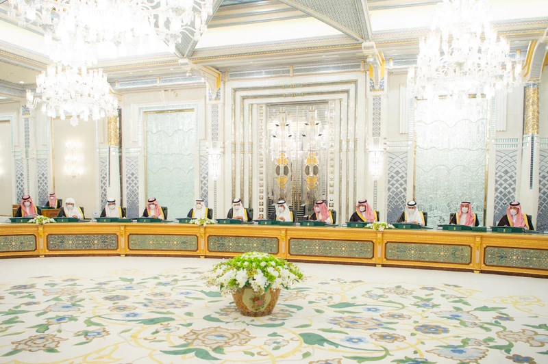 سيدي خادم الحرمين الشريفين يترأس جلسة مجلس الوزراء اليوم في جدة. - Photo 3