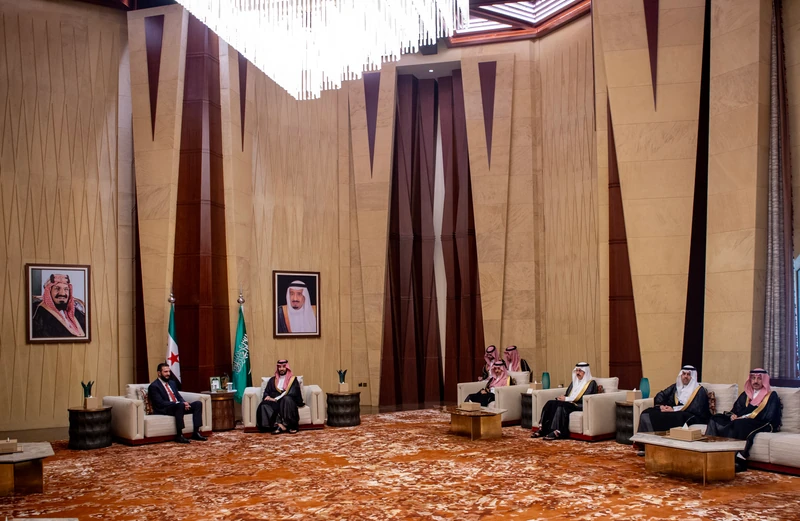 سمو سيدي ولي العهد يلتقي رئيس الجمهورية العربية السورية. - Photo 2